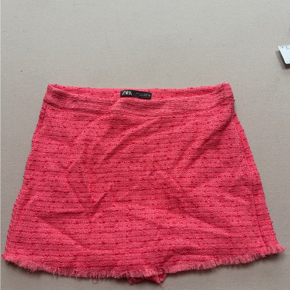 Zara Women's Tweed Pink Shorts